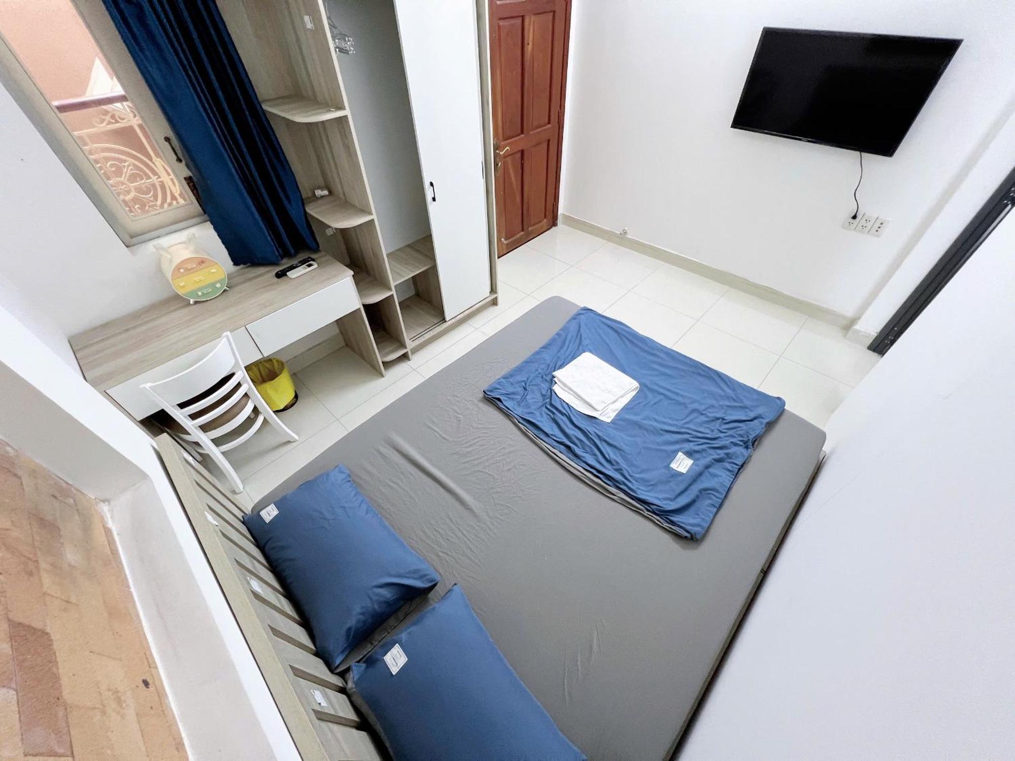 Apartment 57 Hoa Lan, P2, Phu Nhuan *